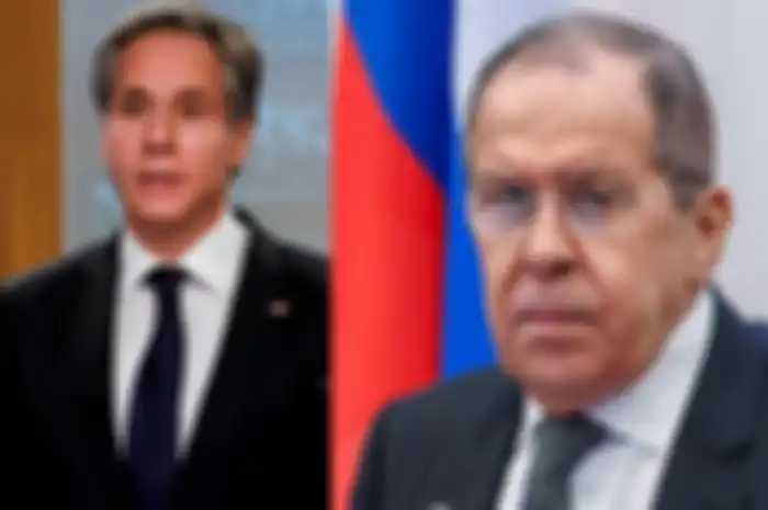 Kolase foto Menlu Amerika Serikat, Anthnoy J Blinken (kiri) dan Menlu Rusia Sergei Lavrov (kanan)