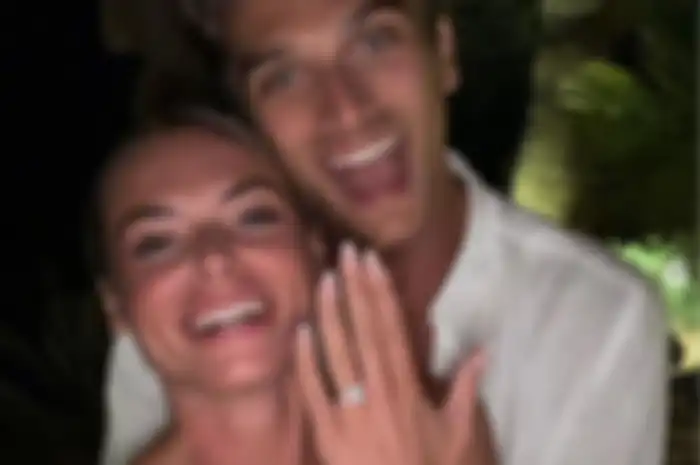 Luca Marini resmi bertunangan dengan kekasihnya Marta Vincenzi