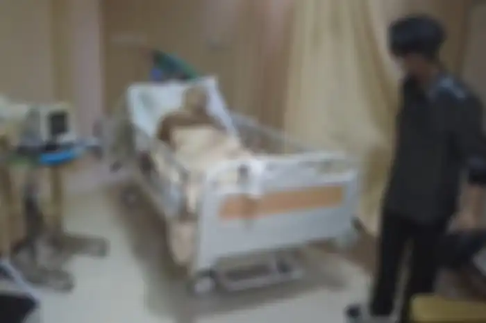 Ruben Onsu tengah dirawat karena menderita penyakit serius, minta di do'akan semoga lekas sembuh.