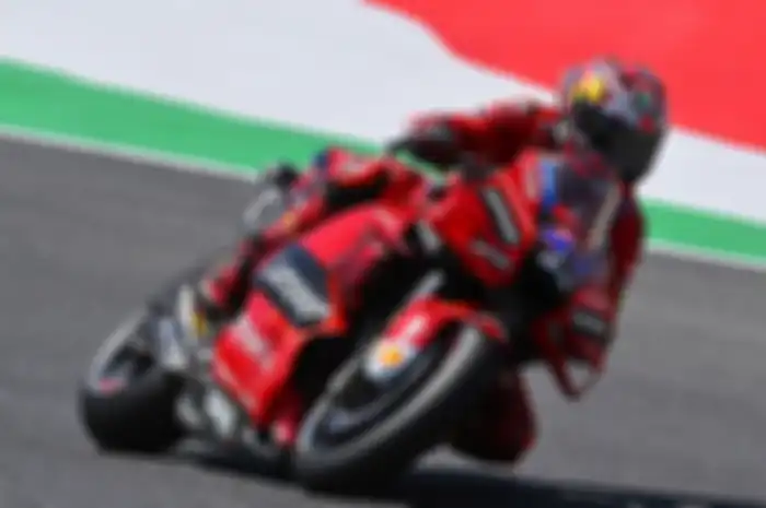 Perangkat ride height device dan sebutan macam-macam lain pionirnya adalah motor MotoGP Ducati Desmosedici GP seperti yang ditunggangi Jack Miller
