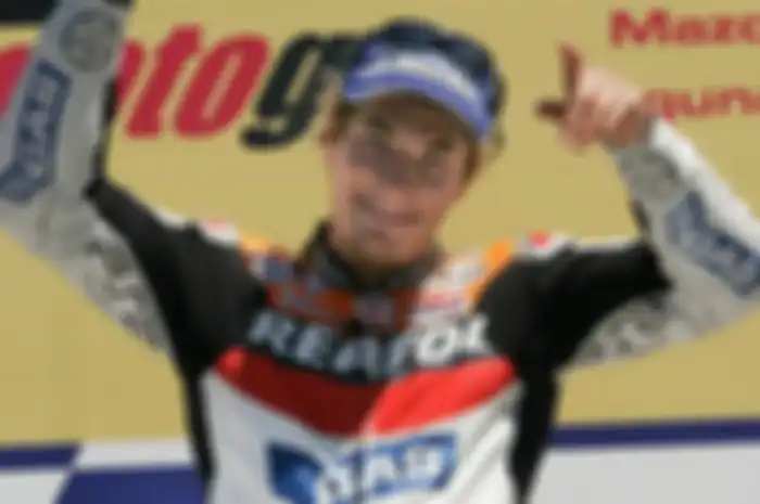 Mendiang Nicky Hayden sabet kemenangan pertamanya di kelas utama MotoGP, tepatnya di MotoGP Amerika 2005.