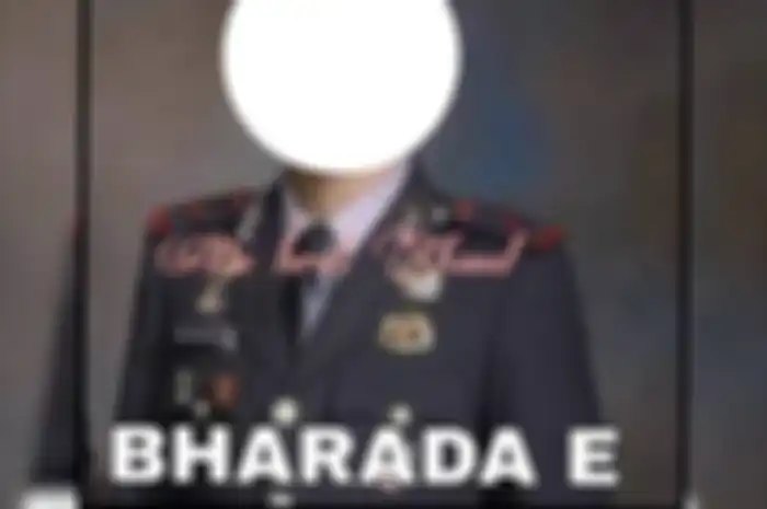 Foto wajah Bharada E yang menewaskan Brigadir Yosua sengaja ditutup-tutupi. Keluarga almarhum sampai penasaran alasannya. 