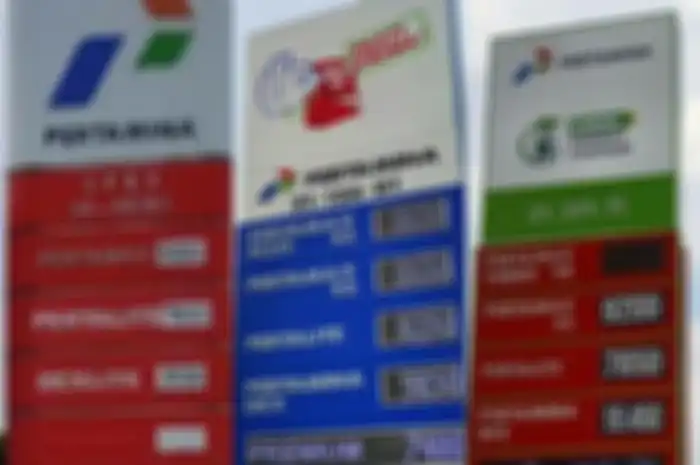 Foto ilustrasi 3 warna SPBU Pertamina, mulai dari merah sampai hijau.