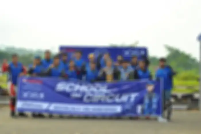 Keseruan bLU cRU Riding Experience dengan All New R15 Connected Series