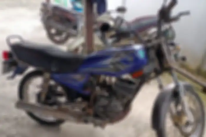 Motor Yamaha RX-King tahun 2004 akan dilelang murah meriah KPKNL Balikpapan, buruan ajukan penawaran.
