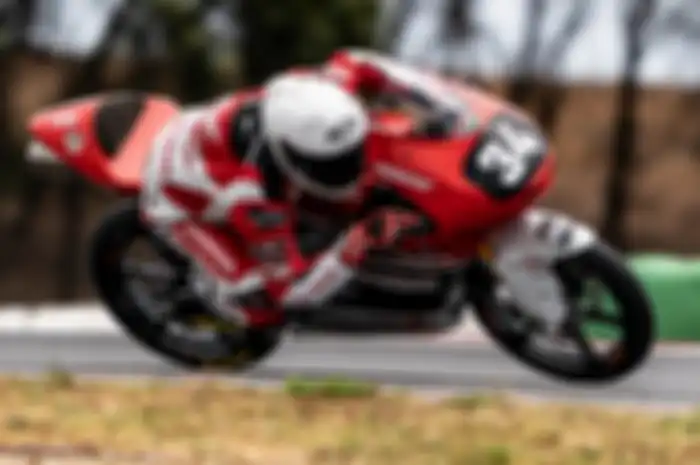 Pembalap Indonesia Arbi gasak poin sekaligus kado HUT ke-17 di FIM JuniorGP 2022 Algarve, Minggu (18/7/2022)