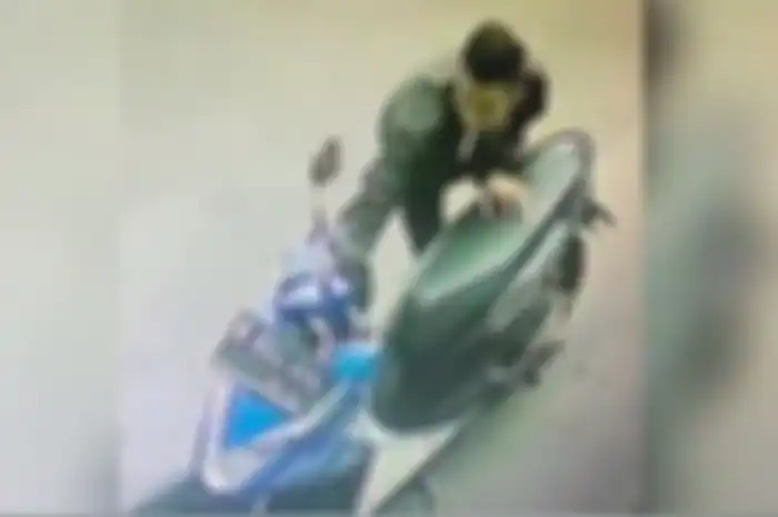 Ilustrasi maling motor. Pura-pura jadi tukang parkir, ternyata aslinya maling motor di Purbalingga. Awas modus baru.
