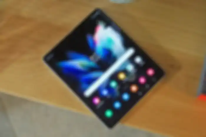 Ilustrasi spesifikasi Samsung Galaxy Z Fold 4 dan Galaxy Z Flip 4.