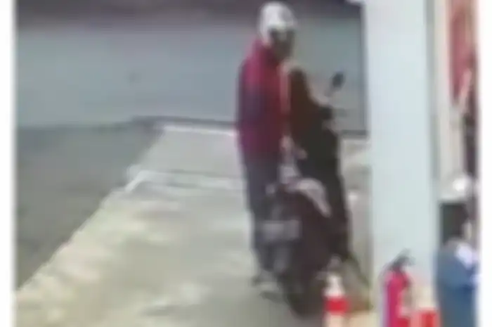 Tangkapan layar Facebook, Video viral, Pemotor Curi Bensin Pertamx  