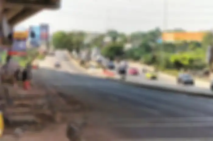 Kecelakaan truk Pertamina tabrak mobil dan motor di Cibubur, lampu merah CBD Cibubur, Bekasi Jawa Barat akan ditutup.