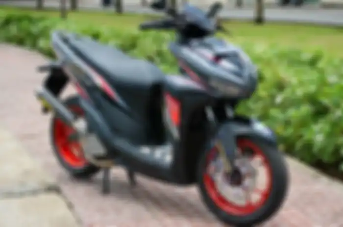 Modifikasi motor Honda Vario 150, kaki-kaki jadi makin kekar dan macho berkat velg dari Yamaha Aerox.