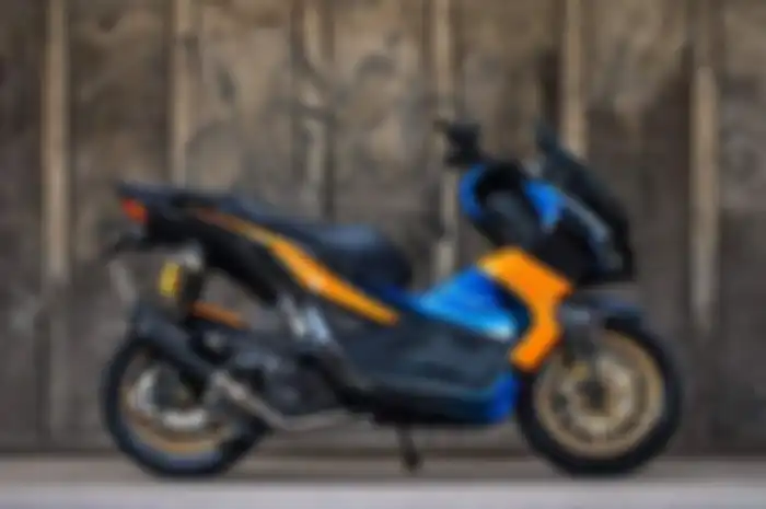 Modifikasi Honda ADV 150 ini bisa jadi inspirasi pemilik Honda ADV 160. Pilih konsep sporty ala daily racing.