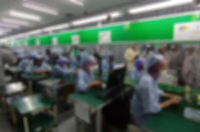 Suasana pabrik ARM perakit Infinix di Cikarang