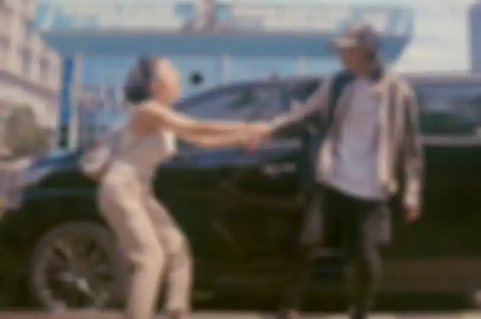 Bonge dan Jeje 'Citayam Fashion Week' di video klip Terbaru "Jangan Katakan Cinta"