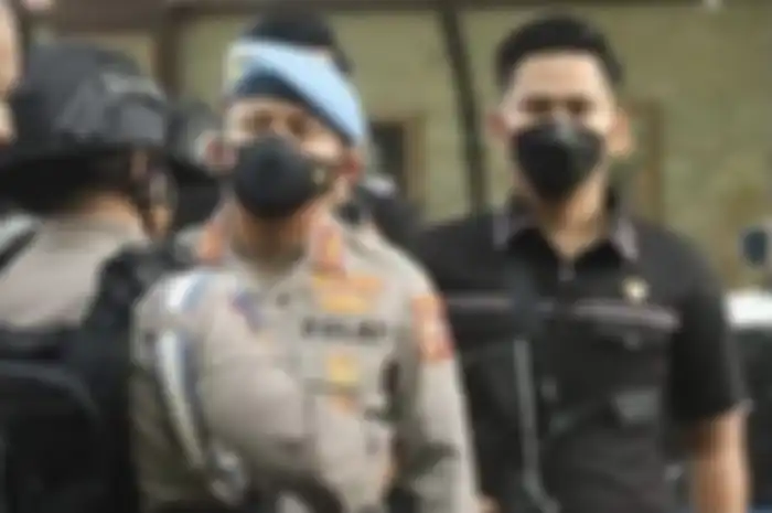 Foto tersangkanya segera muncul? Ini sosok yang berani lucuti recorder CCTV kompleks rumah Irjen Ferdy Sambo usai penembakan Brigadir Yosua.