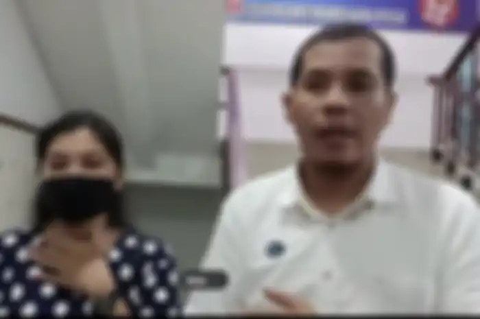 Vera Simanjuntak kekasih Brigadir Yosua tampak lega masih boleh simpan peninggalan khusus dari almarhum. HP miliknya disita polisi.