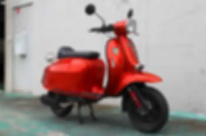 Scomadi Technica 125 Motor baru lawan Vespa Sprint