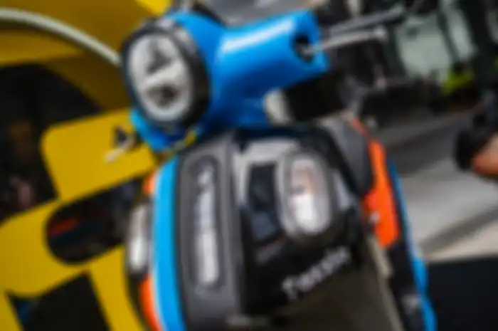 Motor modifikasi Yamaha Fazzio. Warna bodi nyentrik plus part carbon dan aksesoris aftermarket melimpah.