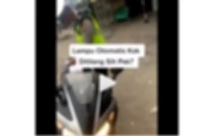 Lampu motor standar ditilang oknum polisi bikin pemotor bingung 