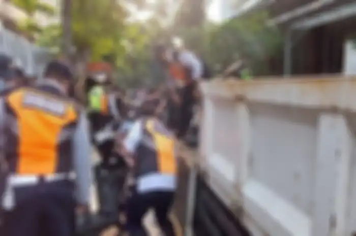Sejumlah tukang parkir liar ngamuk di area Citayam Fashion Week, ini alasannya.