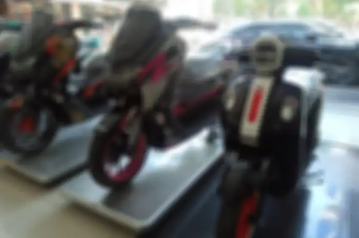 Motor di Yamaha Mekar Bogor yang sudah di custom painting