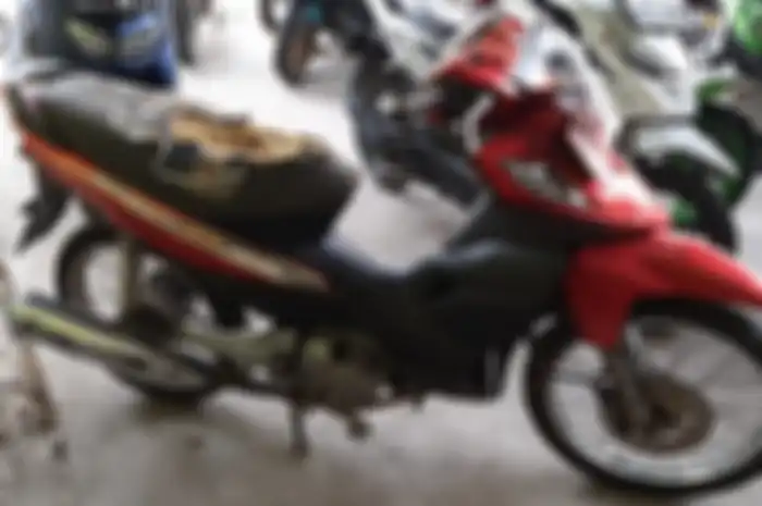 Murah meriah Suzuki Shogun 125 tahun 2007 dilelang Rp600 ribuan, dilengkapi STNK dan BPKB.