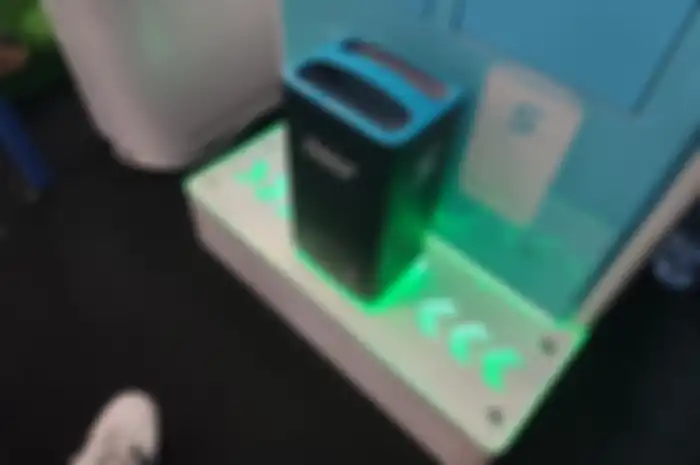 Baterai motor listrik berteknologi NFC dari SWAP, bisa ganti baterai di SWAP Station dengan gampang dan cepat nih!