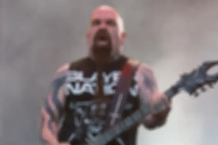 Menurut review Nikki Blakk, band baru Kerry King akan terdengar keras dan setara dengan Slayer