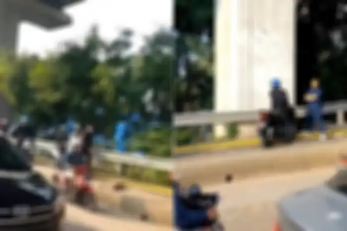Aksi pemotor Honda Vario lewat trotoar dihadang pejalan kaki bikin netizen ramai.