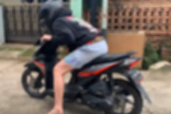 Kocak banget, Gamer Windah Basudara Main Game Balap Liar Sampai Kesal, Kemudian Praktek Drag Naik Honda BeAT
