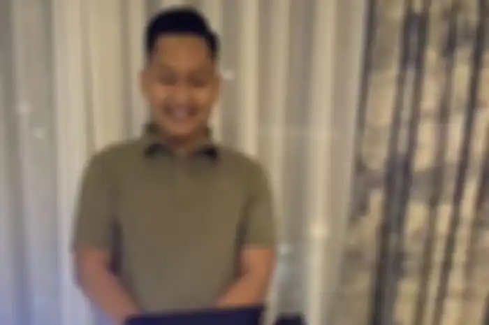 Ade Firmansyah ketua tim autopsi ulang Brigadir J menjawab begini disinggung keterlibatan dokter forensik RS Polri. Foto almarhum ditangisi.