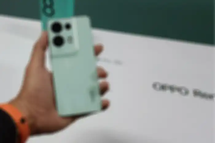 Desain panel belakang OPPO Reno8 Pro 5G yang terinspirasi dari kamera film vintage