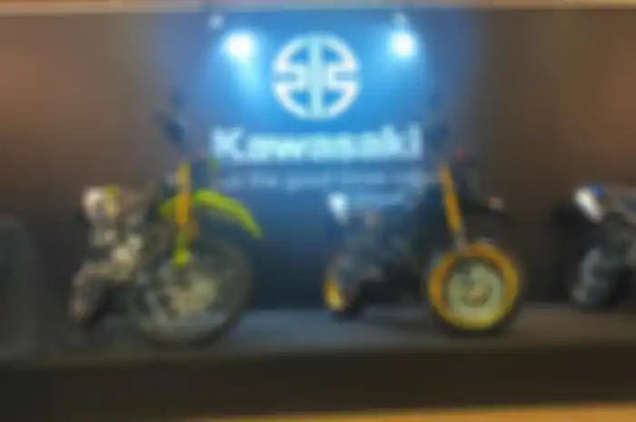 Motor baru Kawasaki KLX230 2022 kena promo potongan harga jelang HUT RI Ke-77.