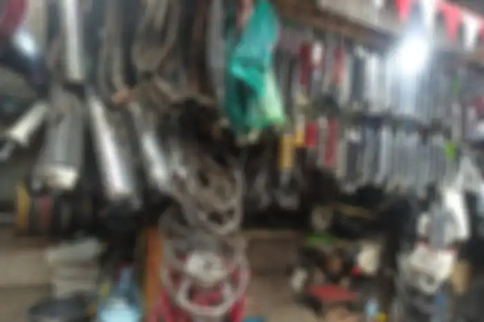 Hidden Gem Jatinegara tempat jual sparepart motor