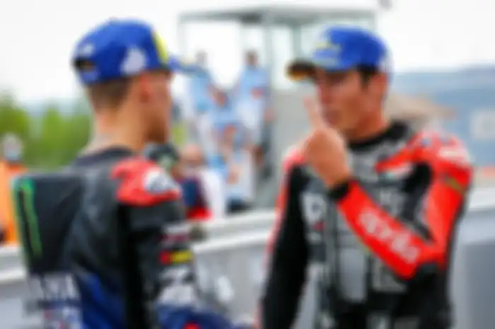 Cedera Aleix Espargaro dan Long Lap Penalty Fabio Quartararo bikin imbang MotoGP Inggris 2022.