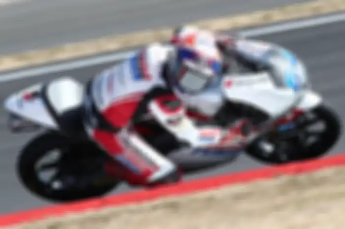 Pembalap Indonesia Mario Aji menempati posisi 28 atau barisan belakang di Moto3 Inggris 2022, Mario Aji mengaku kecewa tren meningkat di sesi latihan gak nongol di kualifiksi 1 atau Q1