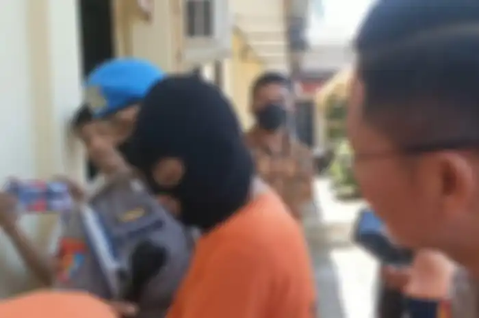 Kakak beradik mantan pembalap road race di Lombok, ditangkap polisi karena barang haram.