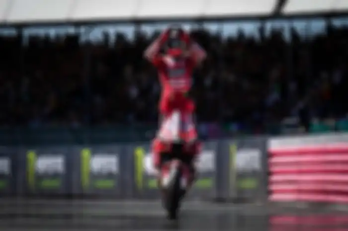 Juara MotoGP Inggris 2022, Francesco Bagnaia dapat bantuan dari Valentino Rossi.