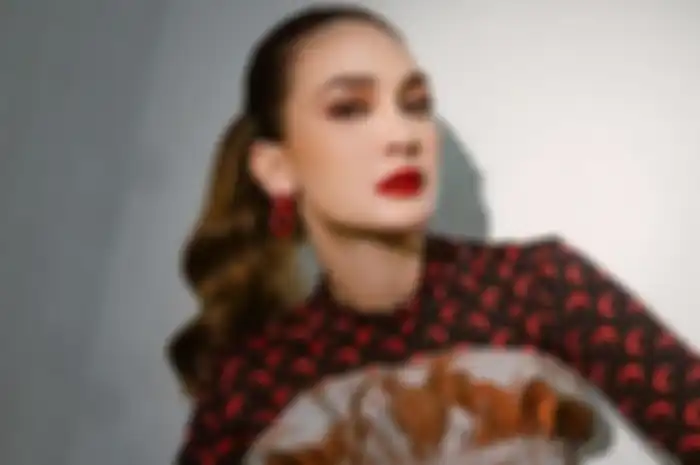 Luna Maya.
