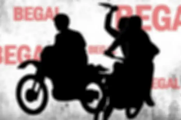 Begal sadis bawa celurit, rampas paksa Honda Scoopy di Surabaya