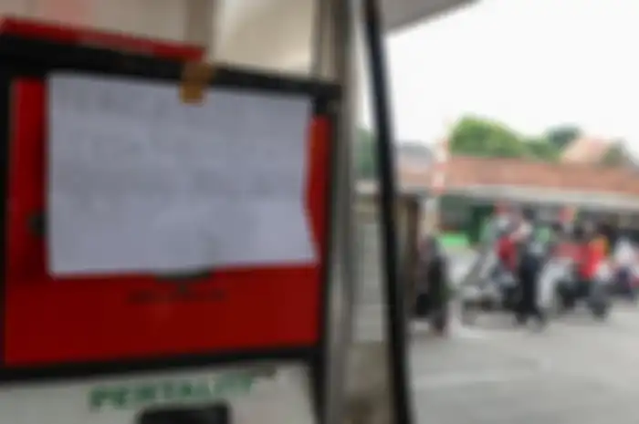 Ilustrasi stok BBM Pertalite kosong di sebuah SPBU Pertamina.