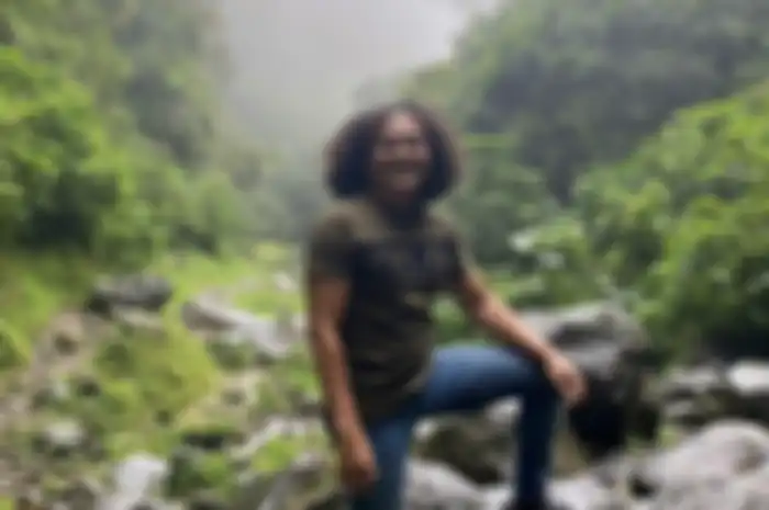 Mantan pengacara Bharada E ternyata punya sosok bekingan sakti, pantas Deolipa Yumara berani gugat Bareskirim. Foto wajahnya dirahasiakan.