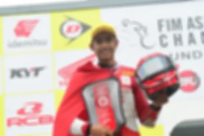 Pembalap Indonesia Andi Gilang kibarkan bendera merah putih di ARRC Jepang 2022 sebagai kado HUT RI Ke-77.