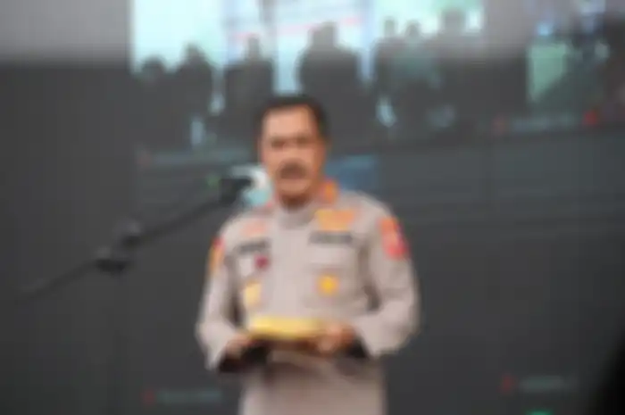 Tabiat asli Kabareskrim Komjen Agus Andrianto yang murka istri Ferdy Sambo berbohong terkuak usai pipinya dicubit sosok ini.