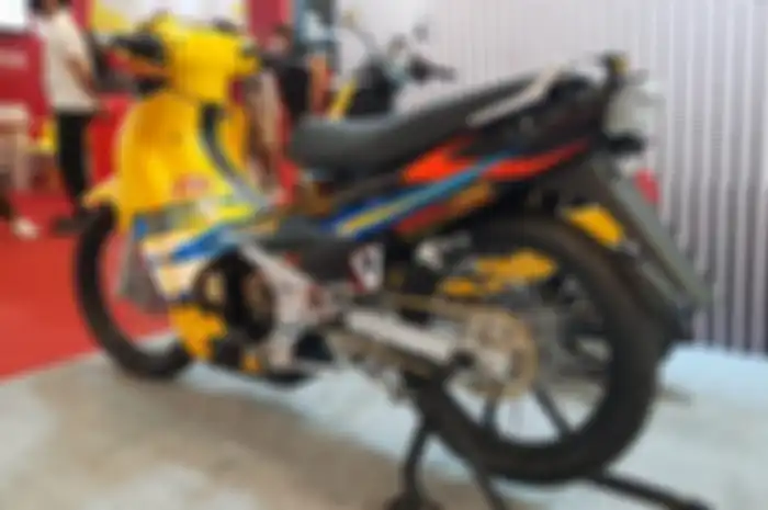 Konversi motor listrik Suzuki Satria 120, pakai motor penggerak bertenaga listrik model mid-drive.