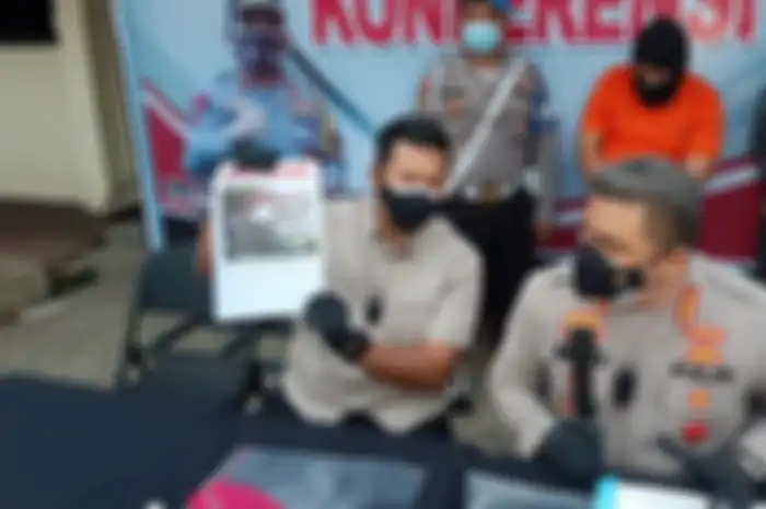 Irjen Ferdy Sambo sampai respons begini saat anak buah Kapolda Sumut Irjen Panca Putra disebut tampung uang suap. Foto sosoknya diunggah. 