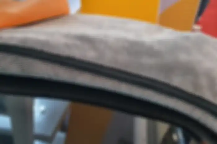 Ini kelebihan microfiber towel dibanding kanebo biasa untuk bodi motor.