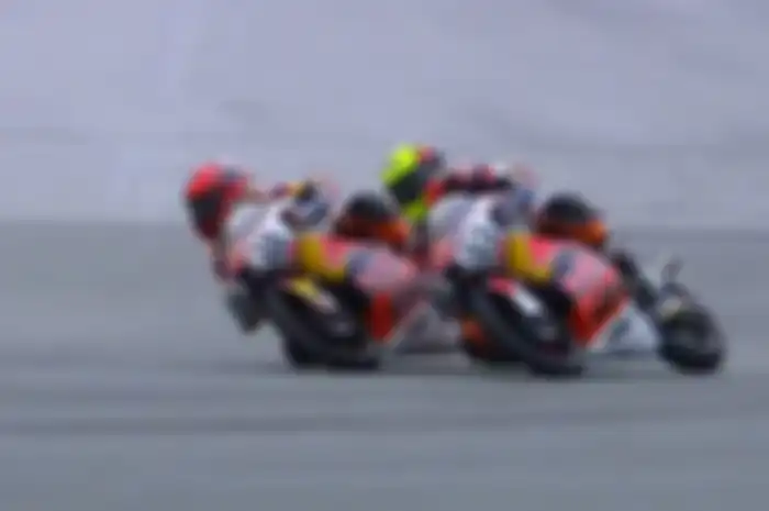 Pembalap Indonesia Fadillah Arbi Aditama (93) bertarung Race 1 Red Bull Rookies Cup Austria, Sabtu (20/8/2022).