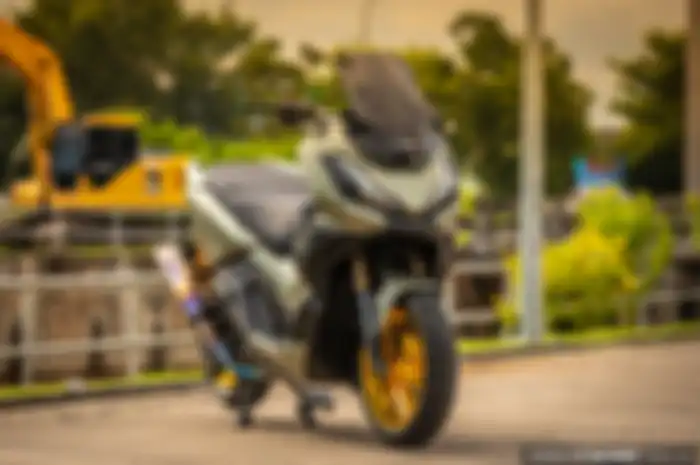 Bisa jadi inspirasi pemilik Honda ADV 160, modifikasi motor Honda ADV 350 ini tampil hedon di kaki-kaki.
