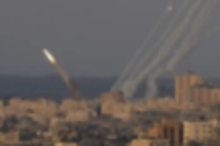 Ilustrasi serangan rudal dari Israel ke Suriah (AP Photo/Hatem Moussa)